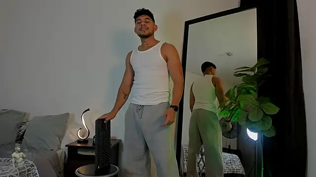 Snapshot of austin_spears_ chatting on 13, 9, 2025 austin spears online show from 13, 9, 2025