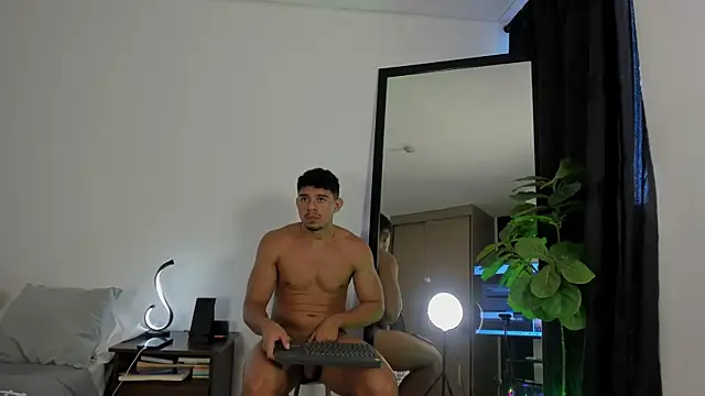 Snapshot of austin_spears_ chatting on 4, 10, 2025 austin spears online show from 4, 10, 2025