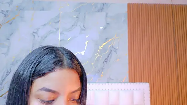 curvybrunnett online show from 9, 11, 2025