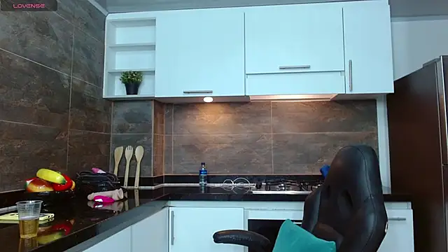 Violett Salvatore online show from 27, 2, 2026