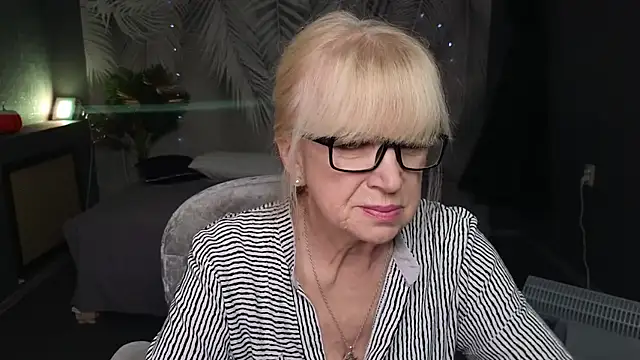 Sabina Ros online show from 5, 12, 2025