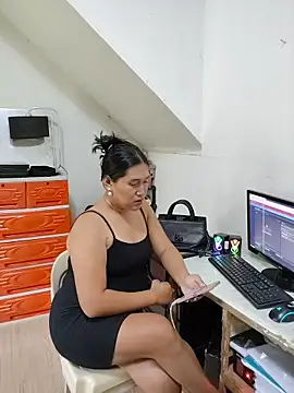 Snapshot of Romantic_Sabrina chatting on 16, 11, 2025 Romantic Sabrina online show from 16, 11, 2025