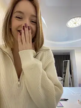 Snapshot of IsabelleDurand chatting on 17, 12, 2025 IsabelleDurand online show from 17, 12, 2025