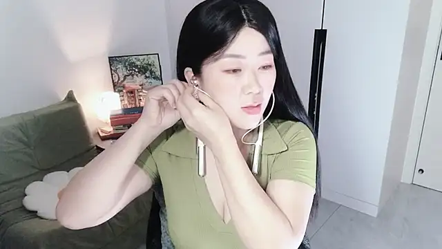 Emmaq996 online show from 19, 10, 2025