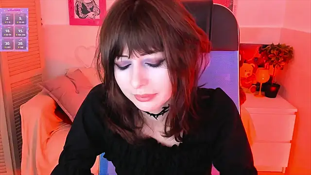 Snapshot of CrystallBloom chatting on 14, 10, 2025 CrystallBloom online show from 14, 10, 2025