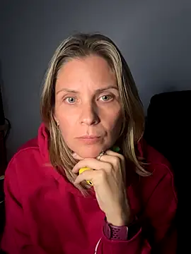 Snapshot of Lexi-Lux-X chatting on 1, 10, 2025 Lexi-Lux-X online show from 1, 10, 2025