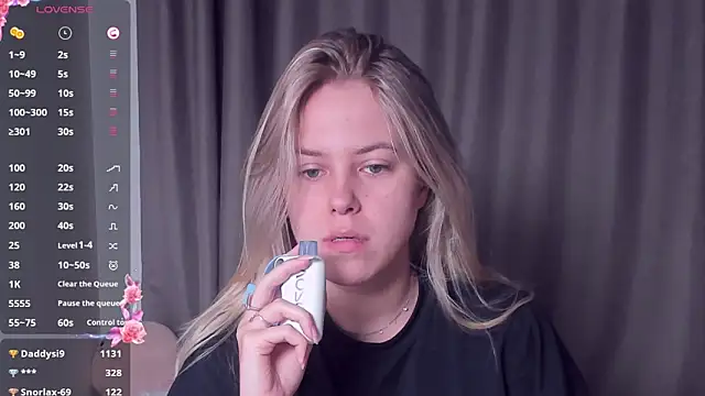 Snapshot of AngelAnty chatting on 13, 10, 2025 AngelAnty online show from 13, 10, 2025