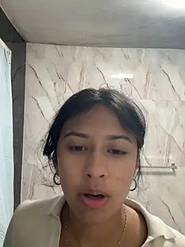 Snapshot of lynn9000 chatting on 18, 10, 2025 lynn9000 online show from 18, 10, 2025