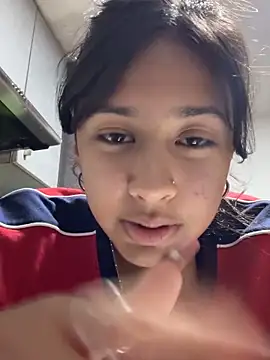 Snapshot of lynn9000 chatting on 27, 10, 2025 lynn9000 online show from 27, 10, 2025