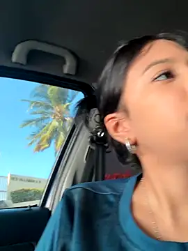 Snapshot of lynn9000 chatting on 29, 10, 2025 lynn9000 online show from 29, 10, 2025