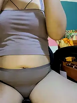 Snapshot of Bee_sweet chatting on 27, 10, 2025 Bee sweet online show from 27, 10, 2025