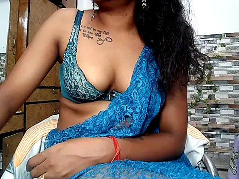 Snapshot of HOT_AARVI11 chatting on 10, 10, 2025 HOT AARVI11 online show from 10, 10, 2025