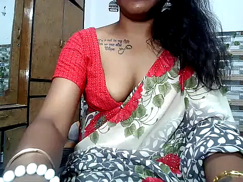 Snapshot of HOT_AARVI11 chatting on 13, 10, 2025 HOT AARVI11 online show from 13, 10, 2025