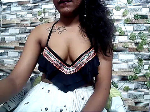 Snapshot of HOT_AARVI11 chatting on 14, 10, 2025 HOT AARVI11 online show from 14, 10, 2025