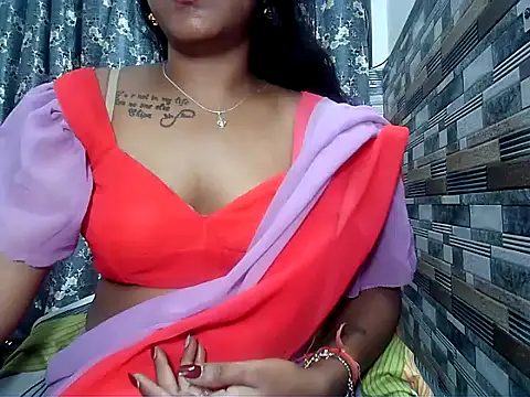 Snapshot of HOT_AARVI11 chatting on 20, 10, 2025 HOT AARVI11 online show from 20, 10, 2025