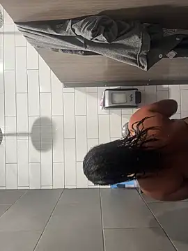 Snapshot of reinagotthroat chatting on 3, 2, 2026 reinagotthroat online show from 3, 2, 2026