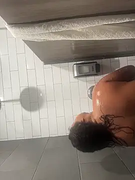 Snapshot of reinagotthroat chatting on 8, 2, 2026 reinagotthroat online show from 8, 2, 2026