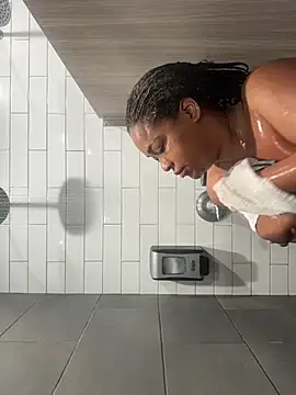 Snapshot of reinagotthroat chatting on 19, 2, 2026 reinagotthroat online show from 19, 2, 2026