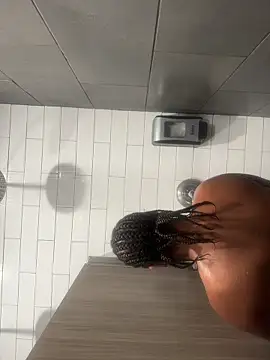 Snapshot of reinagotthroat chatting on 21, 3, 2026 reinagotthroat online show from 21, 3, 2026