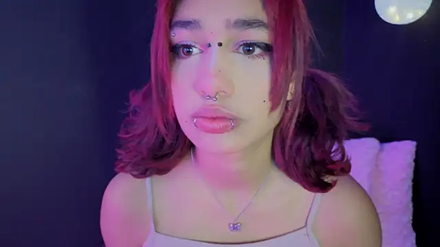 Snapshot of zoelight18 chatting on 11, 9, 2025 zoelight18 online show from 11, 9, 2025