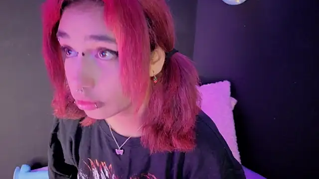 Snapshot of zoelight18 chatting on 19, 9, 2025 zoelight18 online show from 19, 9, 2025