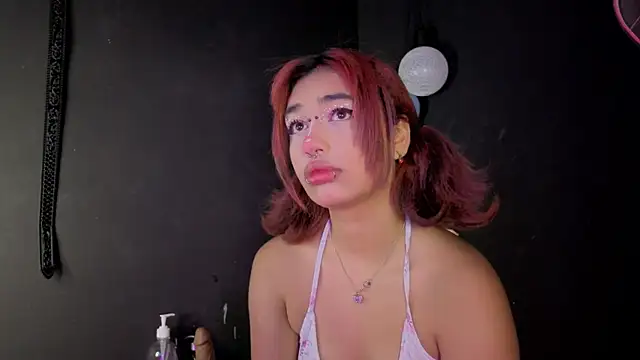 Snapshot of zoelight18 chatting on 28, 9, 2025 zoelight18 online show from 28, 9, 2025