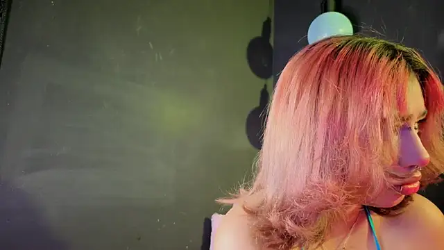 Snapshot of zoelight18 chatting on 6, 10, 2025 zoelight18 online show from 6, 10, 2025