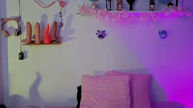 Snapshot of zoelight18 chatting on 10, 10, 2025 zoelight18 online show from 10, 10, 2025