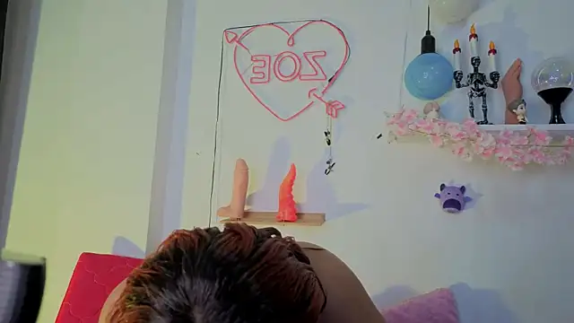 Snapshot of zoelight18 chatting on 20, 10, 2025 zoelight18 online show from 20, 10, 2025