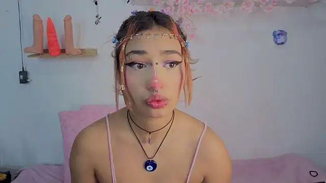 Snapshot of zoelight18 chatting on 25, 10, 2025 zoelight18 online show from 25, 10, 2025