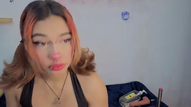 Snapshot of zoelight18 chatting on 2, 11, 2025 zoelight18 online show from 2, 11, 2025