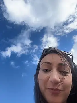 Ninabigtitied online show from 28, 11, 2025