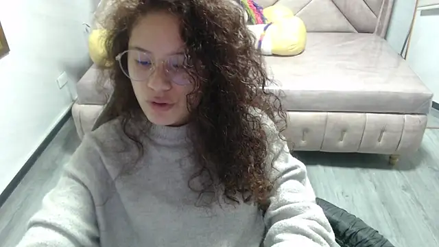 Velvet Moon V online show from 5, 11, 2025