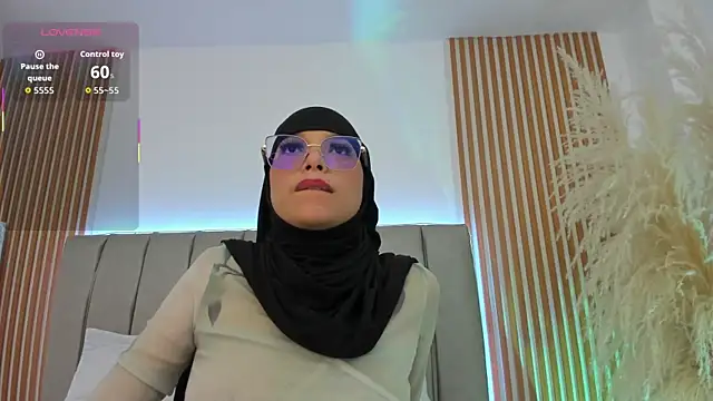 naishaa  online show from 29, 11, 2025