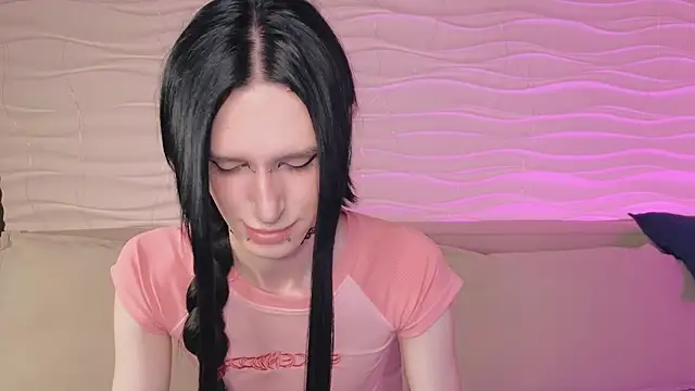 madi snow online show from 28, 2, 2026