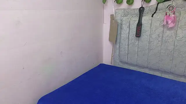 katalinathxandbritney1 online show from 26, 9, 2025