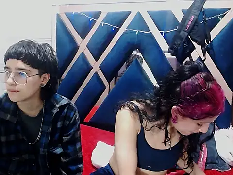 katalinathxandbritney1 online show from 12, 1, 2026