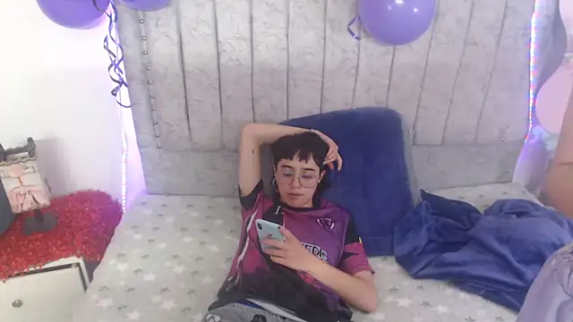 katalinathxandbritney1 online show from 18, 2, 2026