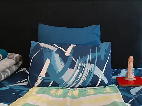 Snapshot of CreamySexyPussy chatting on 12, 11, 2025 CreamySexyPussy online show from 12, 11, 2025