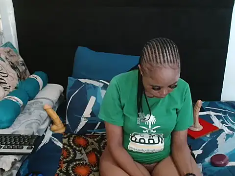 Snapshot of CreamySexyPussy chatting on 28, 11, 2025 CreamySexyPussy online show from 28, 11, 2025