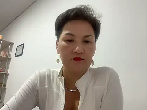 LadyAlover online show from 8, 4, 2026