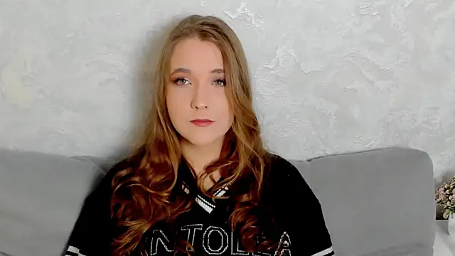 Snapshot of EiraWise chatting on 25, 11, 2025 EiraWise online show from 25, 11, 2025