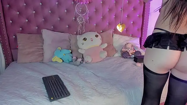 Jade rey  online show from 14, 3, 2026