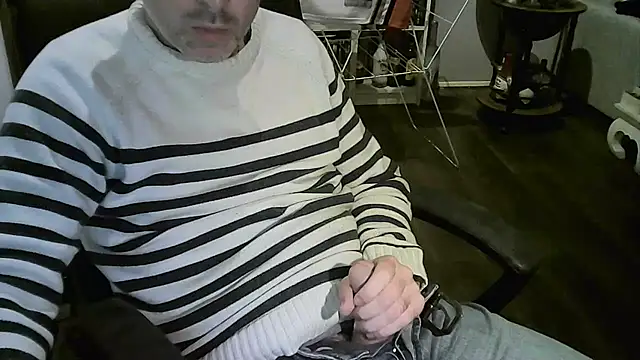 Snapshot of Chrisprngr chatting on 27, 10, 2025 Chrisprngr online show from 27, 10, 2025