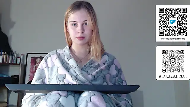 Snapshot of Alismoona chatting on 17, 12, 2025 Alismoona online show from 17, 12, 2025