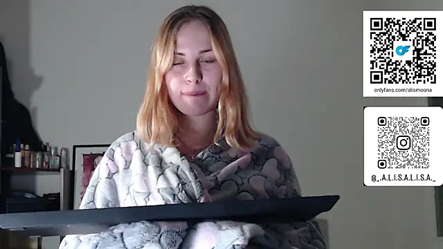 Snapshot of Alismoona chatting on 18, 12, 2025 Alismoona online show from 18, 12, 2025