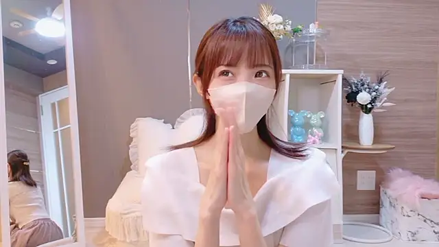 Mio-xoxo online show from 18, 9, 2025