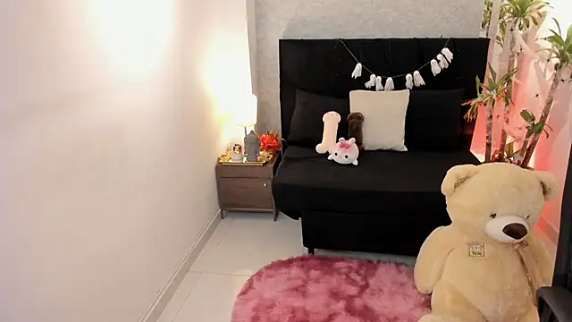 Snapshot of Aitana_Jhons chatting on 8, 10, 2025 Aitana Jhons online show from 8, 10, 2025