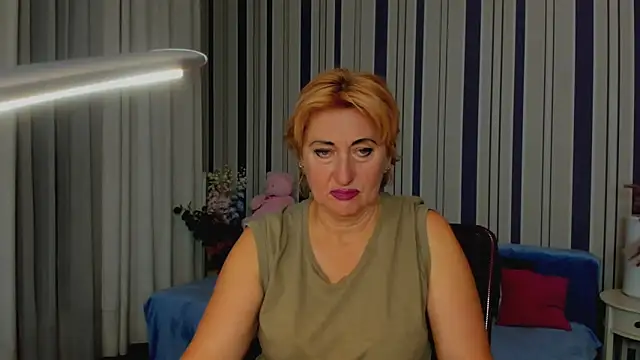 Snapshot of MilanaAlvis chatting on 13, 10, 2025 MilanaAlvis online show from 13, 10, 2025