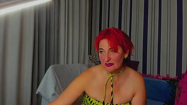 Snapshot of MilanaAlvis chatting on 8, 11, 2025 MilanaAlvis online show from 8, 11, 2025